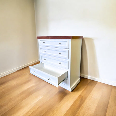 Set Comodín de madera · Cómoda de 5 cajones + 2 veladores | MGR Muebles