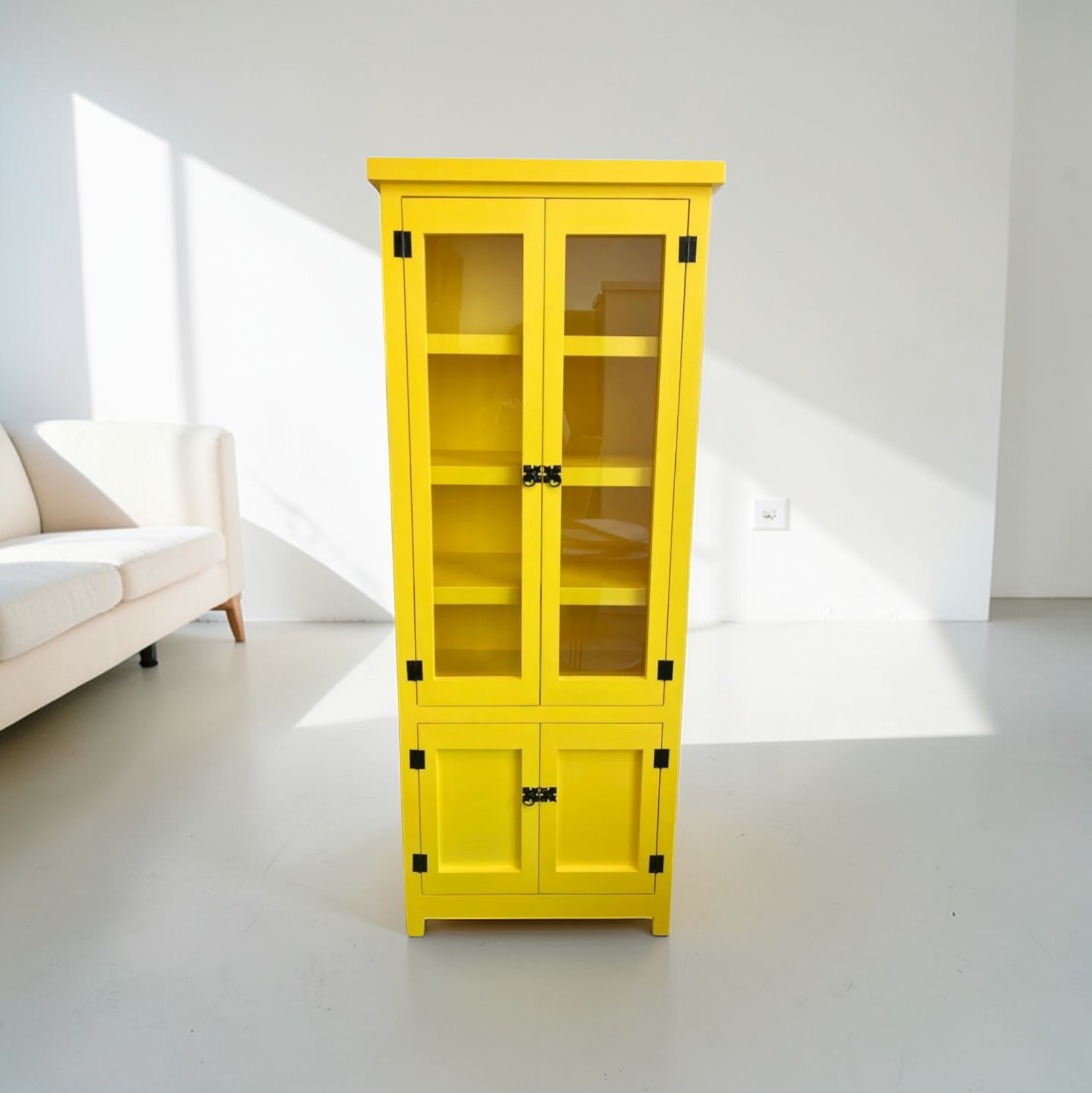 Vitrina de Madera de Pino con Estantes de Vidrio y Cajones | MGR Muebles