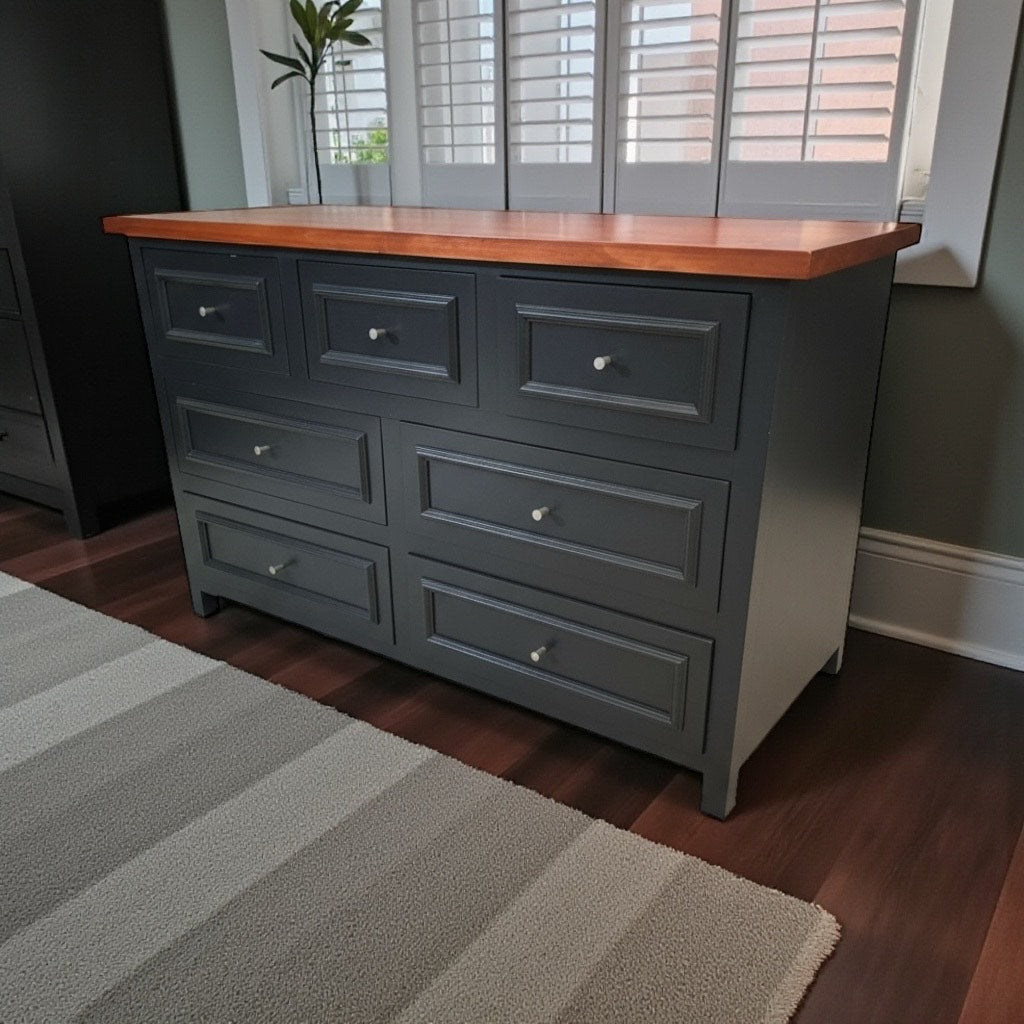 Cómoda Aval Deluxe de 7 Cajones | Estilo Rústico y Funcionalidad Moderna para tu Dormitorio