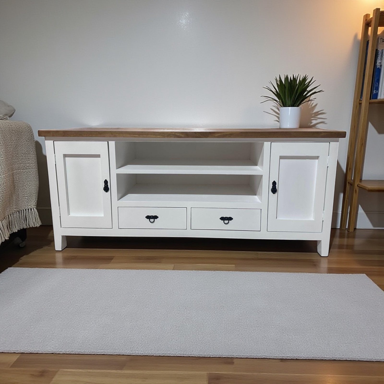 Rack para TV 150 cm Blanco de Madera de Pino – Modelo Rustic Elegance | MGR Muebles