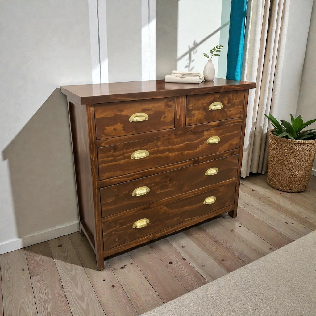 Cómoda de madera 5 cajones modelo embutidos.