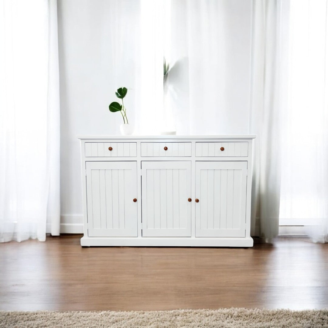 Buffet Marcela Ranurado con 4 puertas y 3 cajones, acabado blanco moderno
