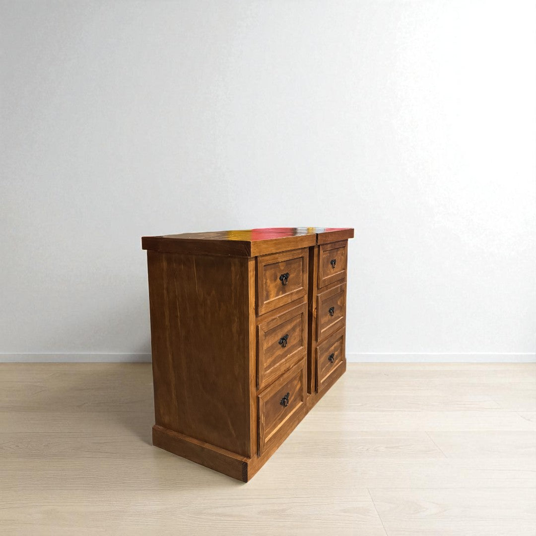 Velador con cajón abierto y riel telescópico metálico