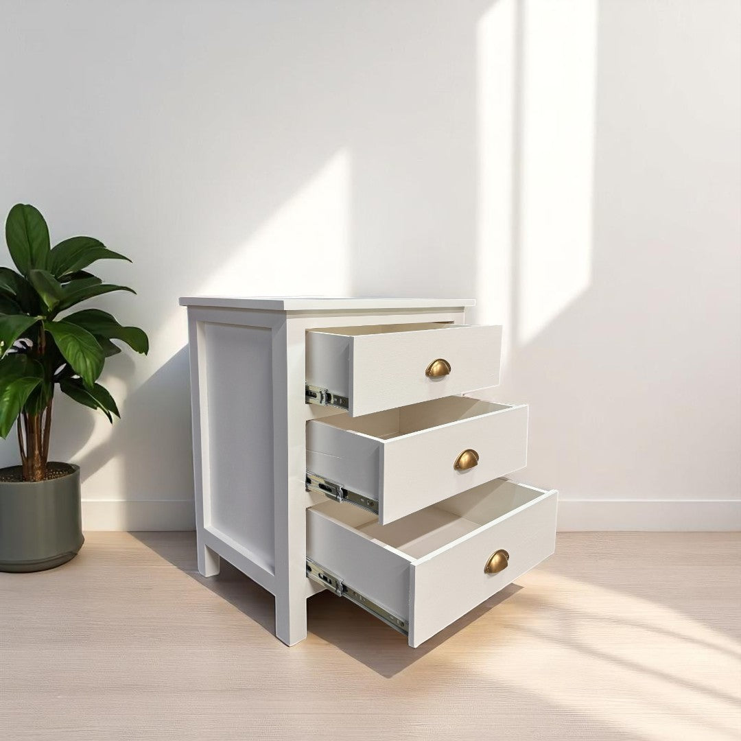 Velador Regatta integrado en ambiente de dormitorio nórdico
